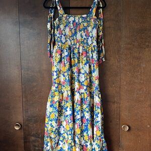 Floral flying tomatoes dress 💐
